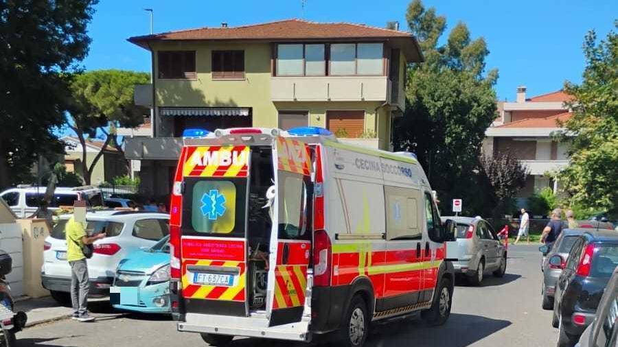 Cecina, scontro tra auto all’incrocio: due feriti