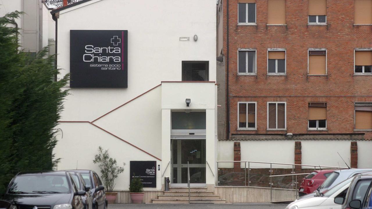 Ferrara, «condizioni difficili e oss in fuga» dalla casa di riposo