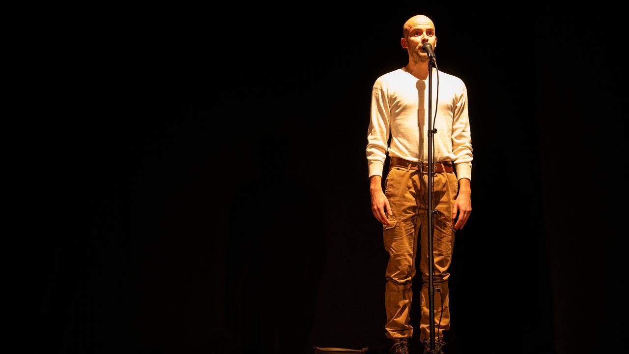 “Under 30 bombe nemiche” ultimo spettacolo in concorso al Resistenza Teatro Festival