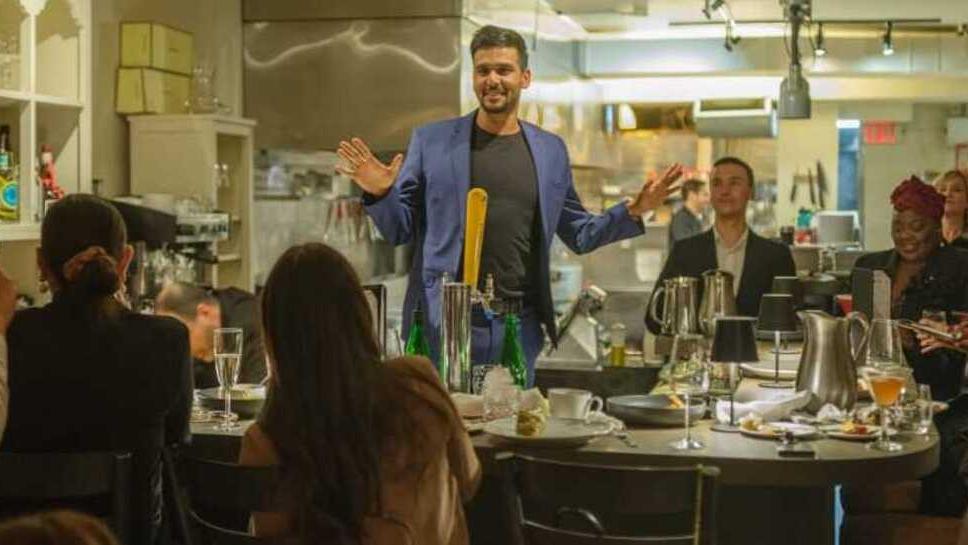 Karim Teyib all’interno del suo ristorante