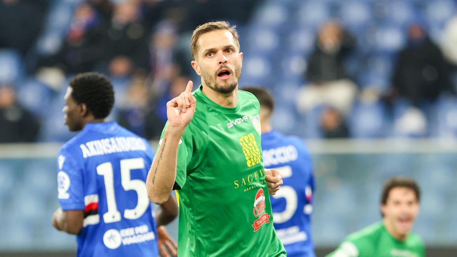 Finotto esulta dopo il gol alla Samp