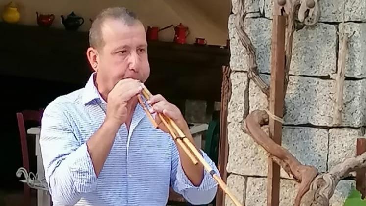 La storia di Giovanni Franco Meloni: a 65 anni si diploma al conservatorio con le launeddas
