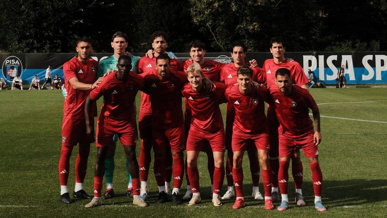 Il Pisa sceso in campo contro il Bra (foto Pisa Sporting Club)