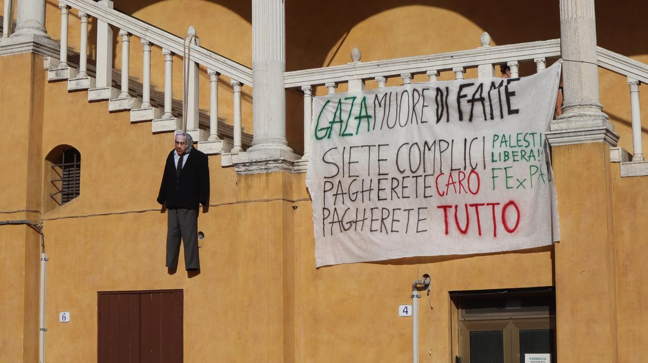 Pro-Pal a Ferrara: «Dall’Occidente atrocità continue verso il nostro popolo»