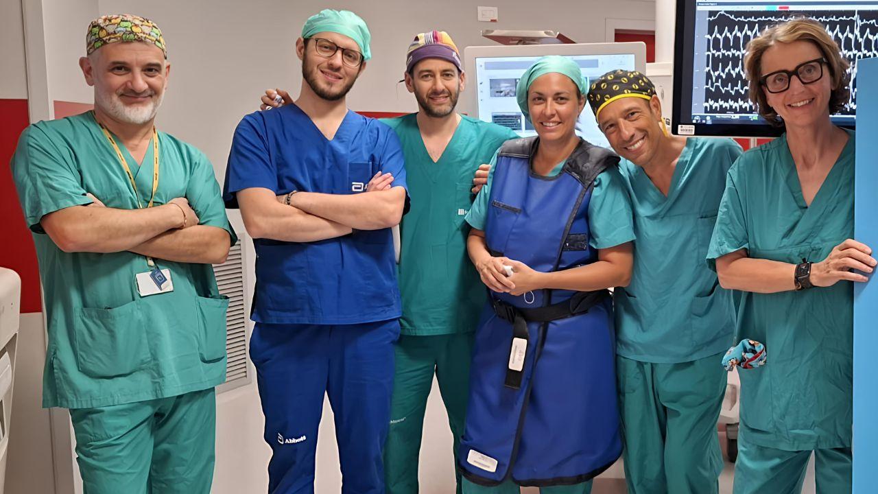 
	Il team del Meyer e dell'Asl Toscana centro che ha impiantato il pacemaker alla bambina di 11 anni


