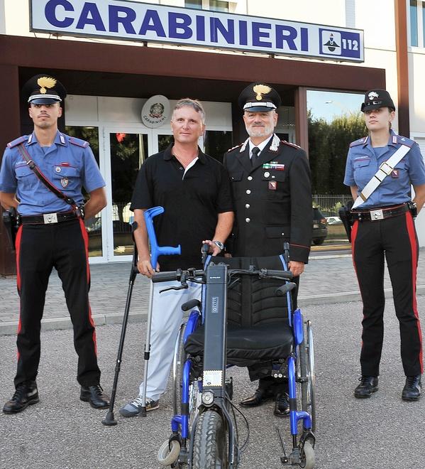 Follonica, rubata la carrozzina all'atleta paralimpico: ritrovata dai carabinieri