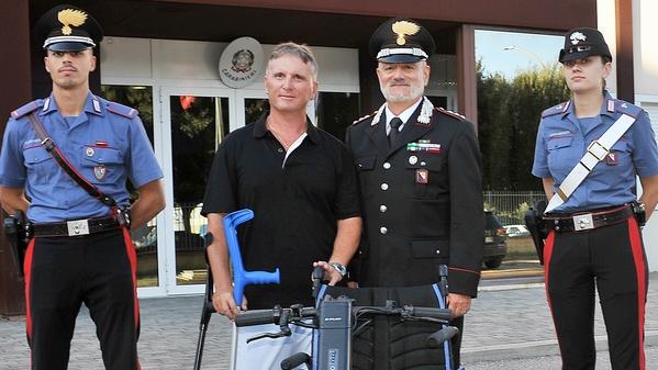 Follonica, rubata la carrozzina all'atleta paralimpico: ritrovata dai carabinieri