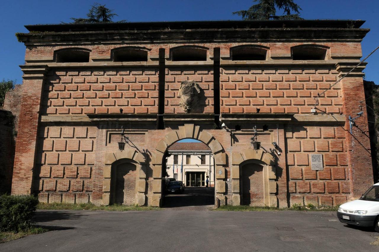 Castelfranco, agente ferito da detenuto