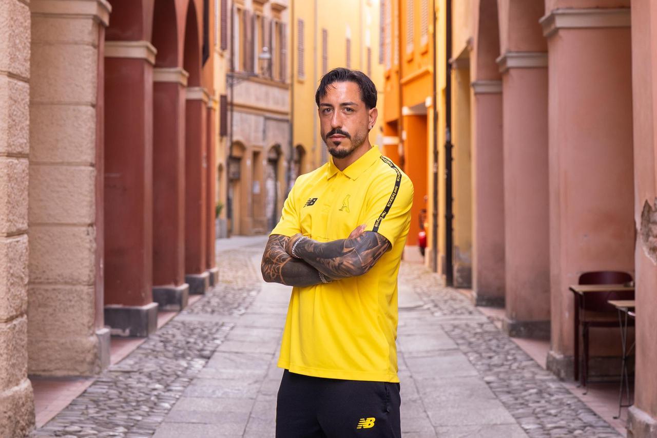 
	Francesco Di Mariano in giallo, foto:modenacalcio.com


