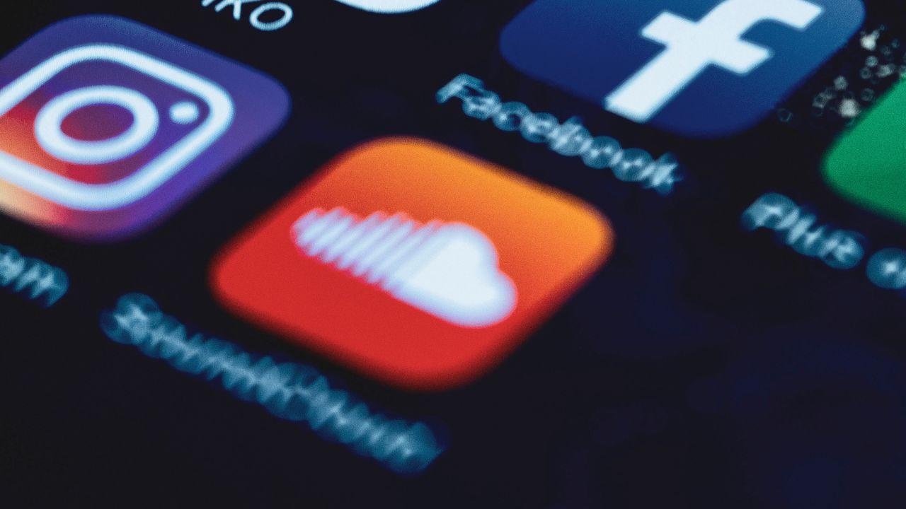 
	Instagram e Facebook a pagamento

