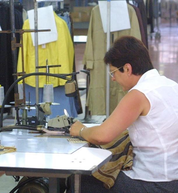 L’export sale ancora: brillano le piastrelle male l’abbigliamento 