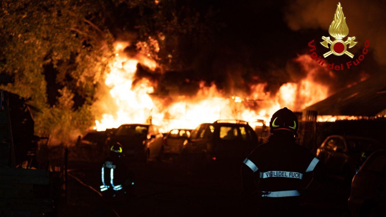 Le fiamme nella zona
