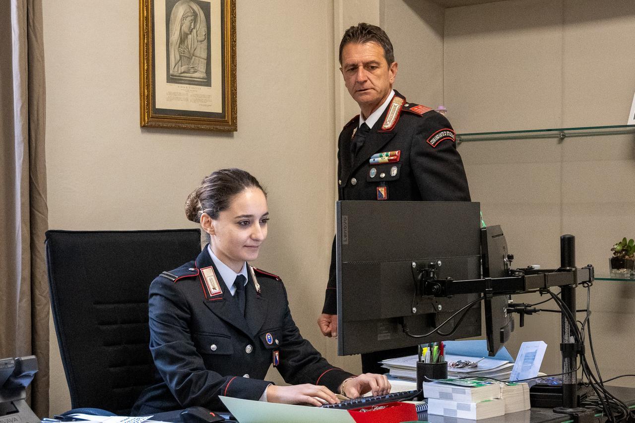 Lucca, coppia truffata con finto sms della banca