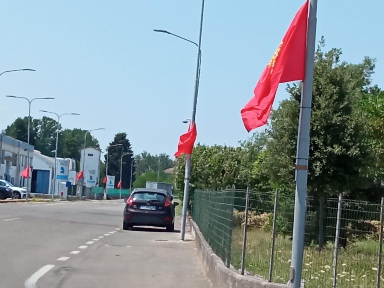 Gli operai scioperano un’ora e l’ad della Sag Tubi si dimette