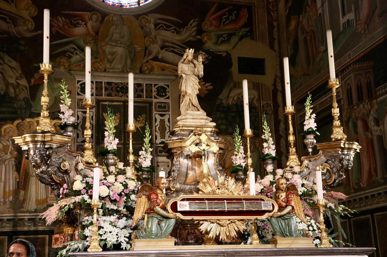 
	La reliquia della Sacra Cintola

