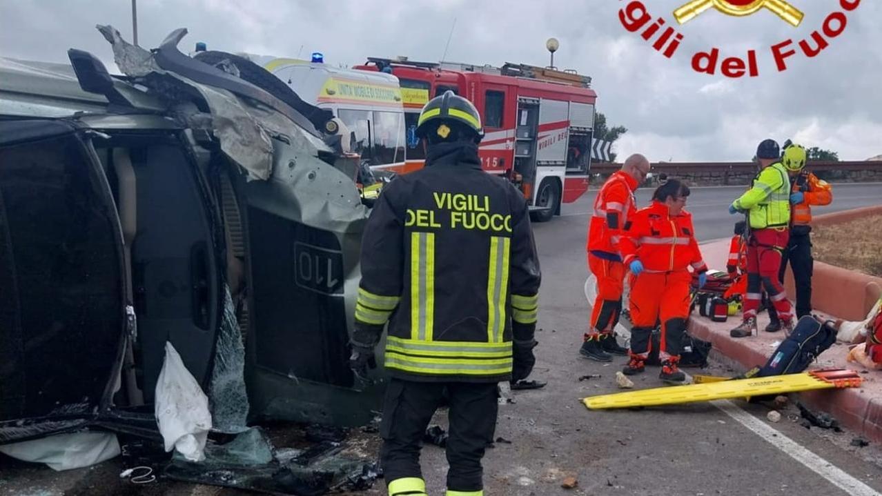 Si ribalta con il fuoristrada, conducente trasportato con l’elisoccorso