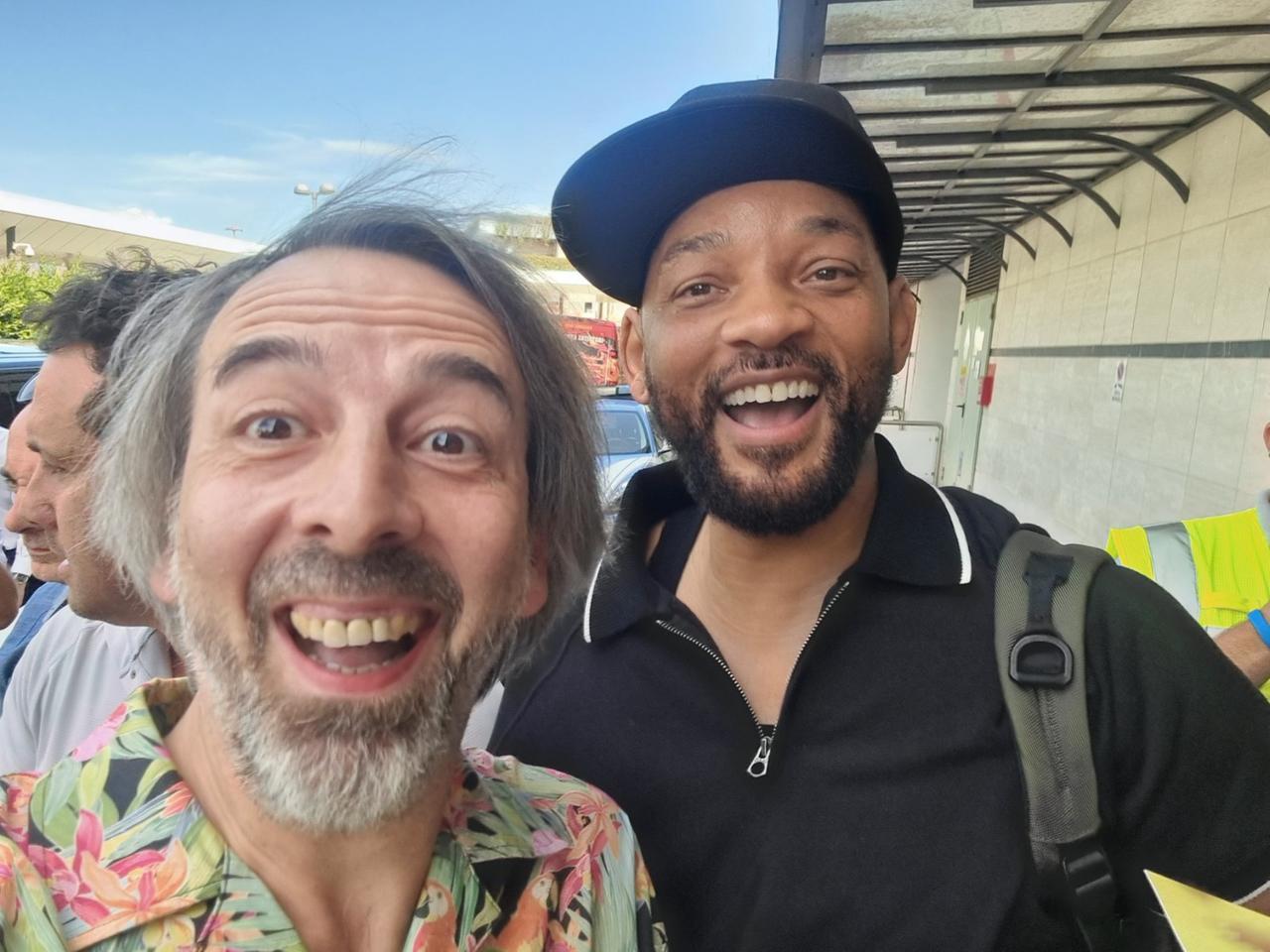 
	Federico Castellani con Will Smith all'aeroporto di Pisa&nbsp;

