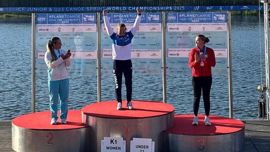 Lucrezia Zironi sul gradino più alto del podio