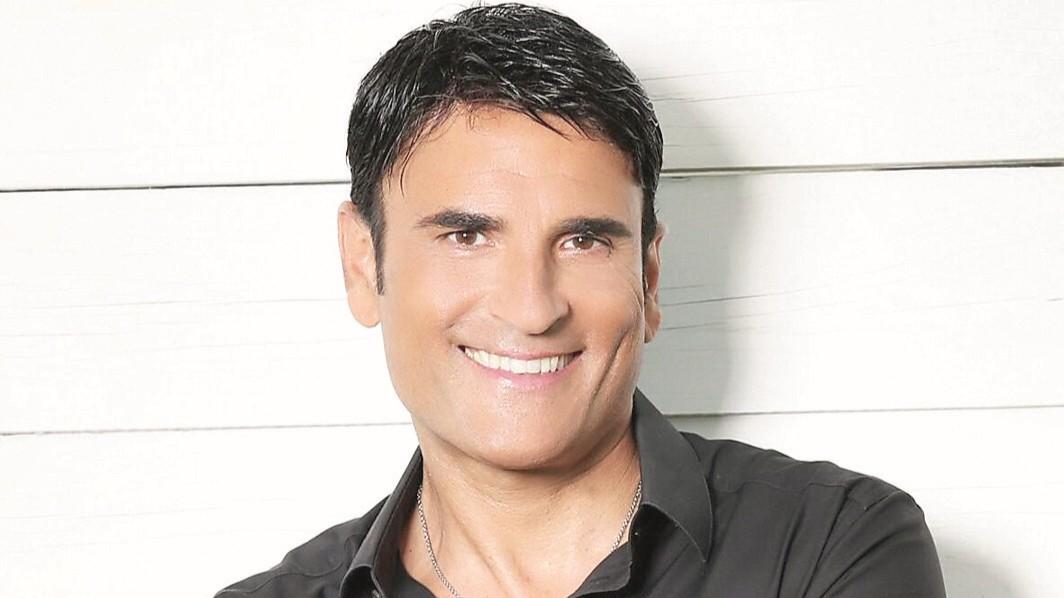 Sal Da Vinci: «Rossetto e caffè e la mia vita è cambiata»