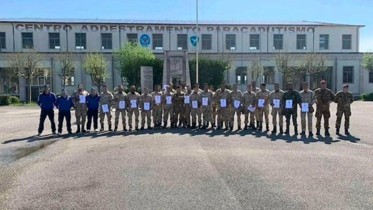 Pisa, i militari libici dell’esercito di Haftar nella caserma Gamerra (Foto concessa da Il Post)