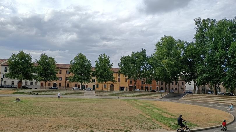 Ferrara, verde e arredi: «Eventuali danni vanno segnalati»