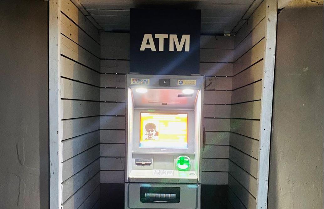 Bancomat introvabili, a Lido Estensi scatta il servizio “fai da te”