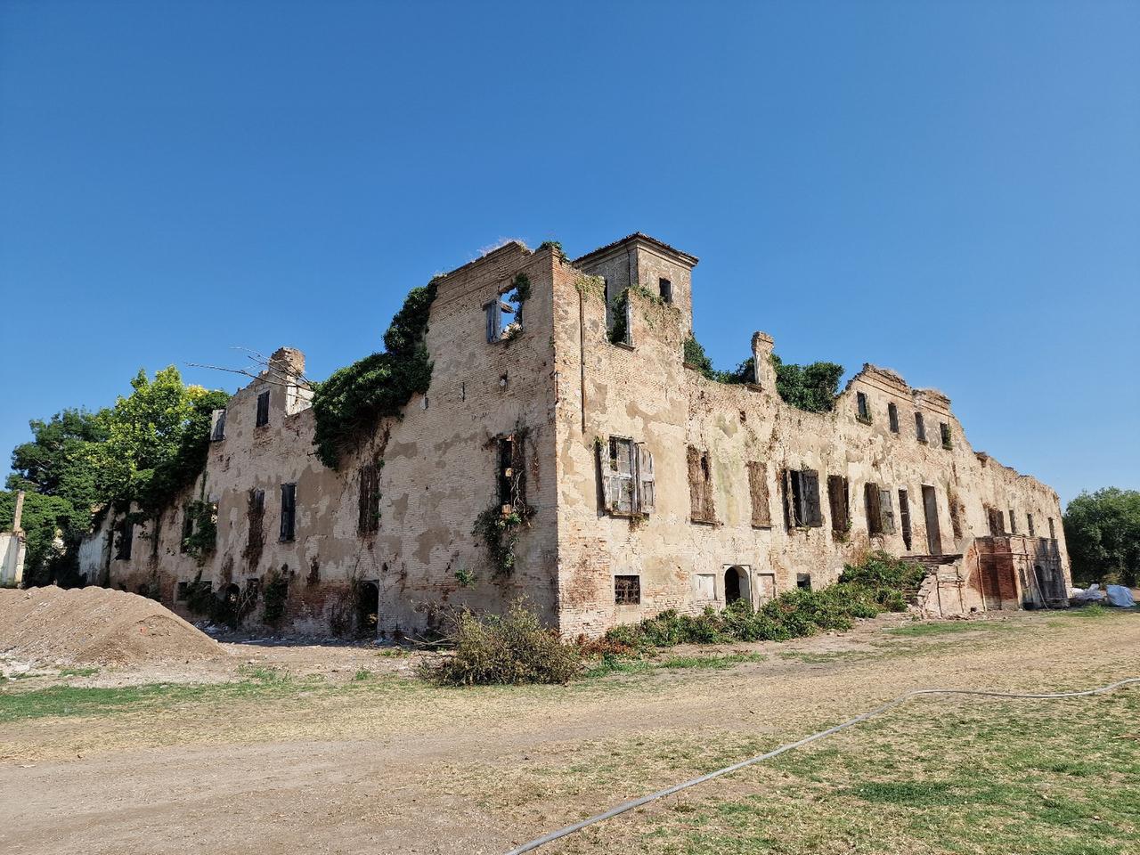 Cento, Torre Spada torna a vivere: «Il restauro dopo la pulizia»