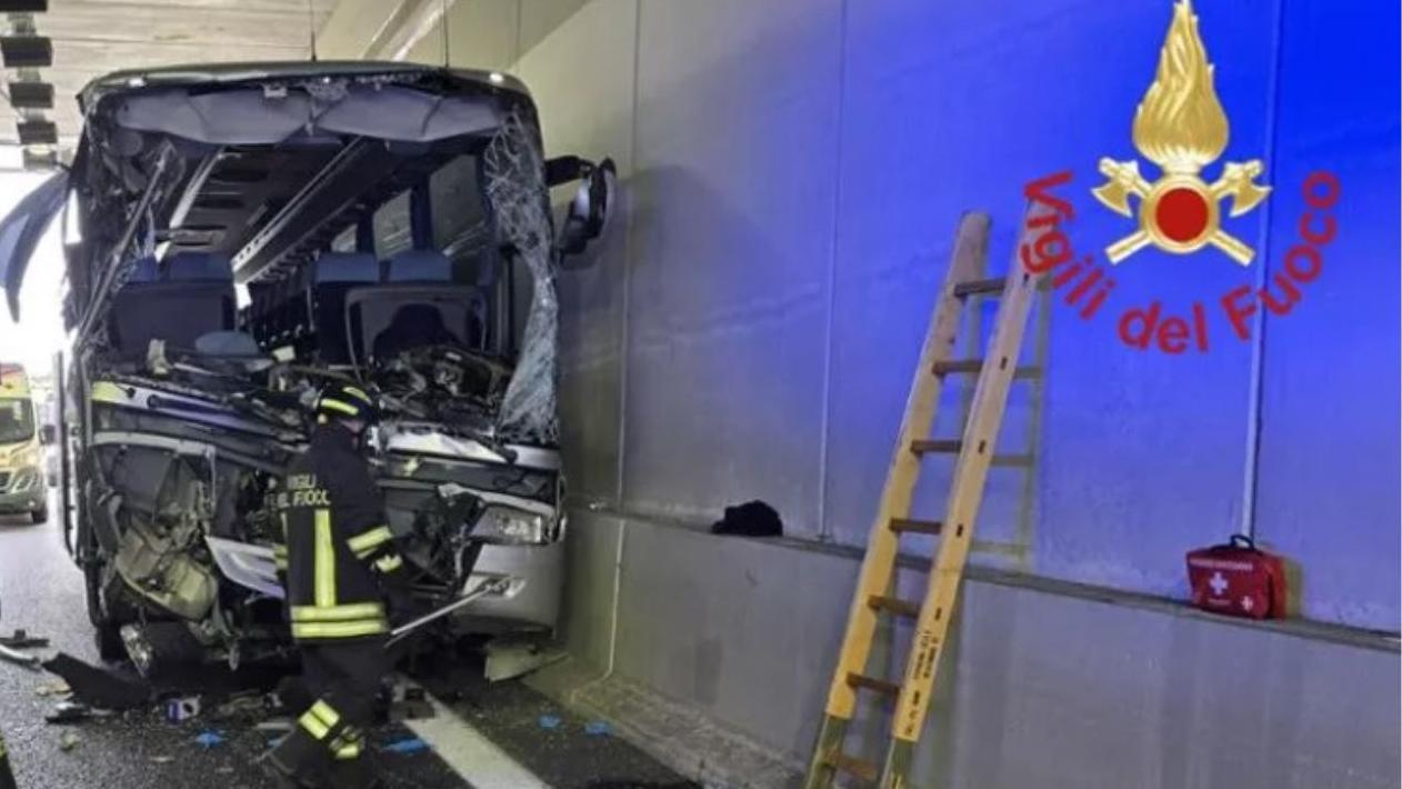 
	Il pullman coinvolto

