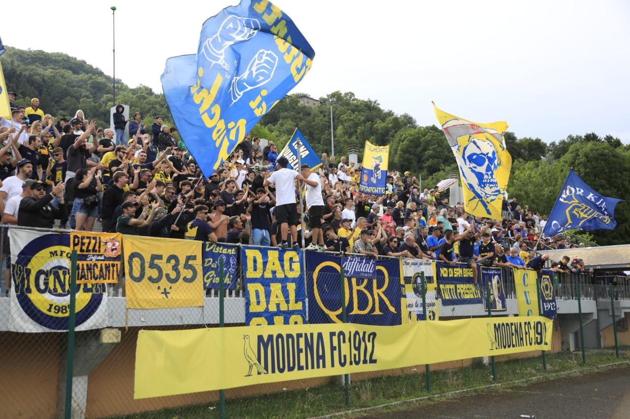 
	I tifosi del Modena (foto Ben)

