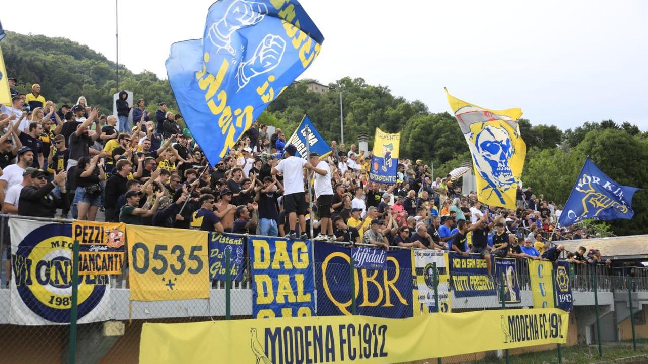 I tifosi del Modena (foto Ben)