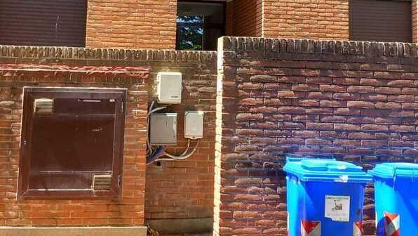 Livorno, contatori “ostaggio” del garage: «Cancello chiuso da oltre un anno»<br>