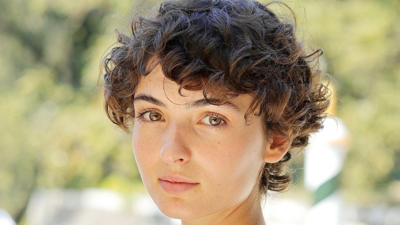 Tecla Insolia, l’artista della gioia racconta: a Livorno arriva l’astro nascente del cinema