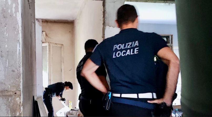 Alloggio abusivo sgomberato a Cento