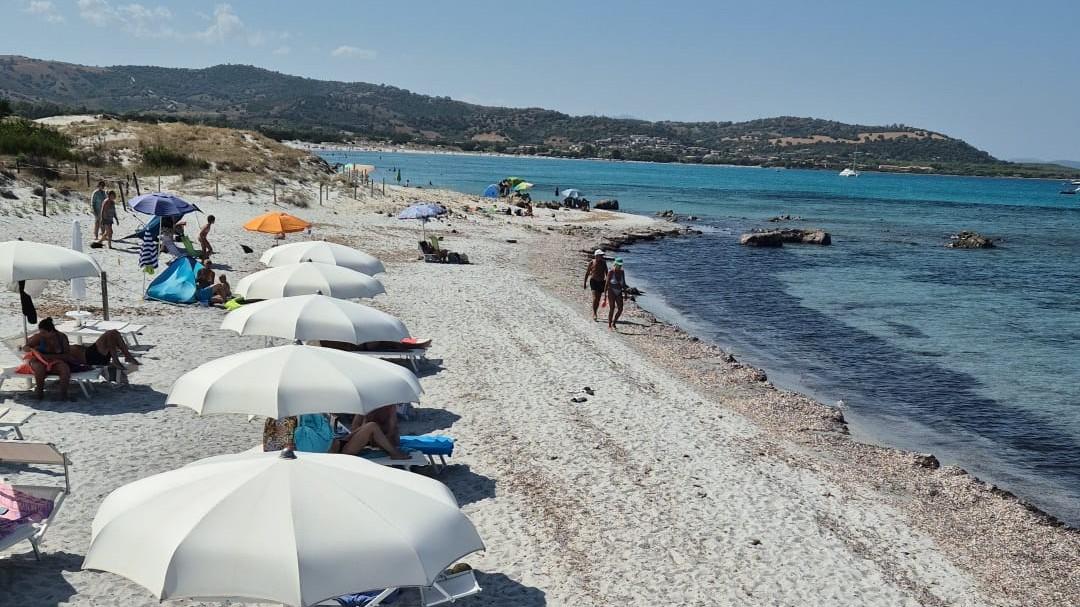 Allerta incendi: chiuse le spiagge di Berchida e Capo Comino