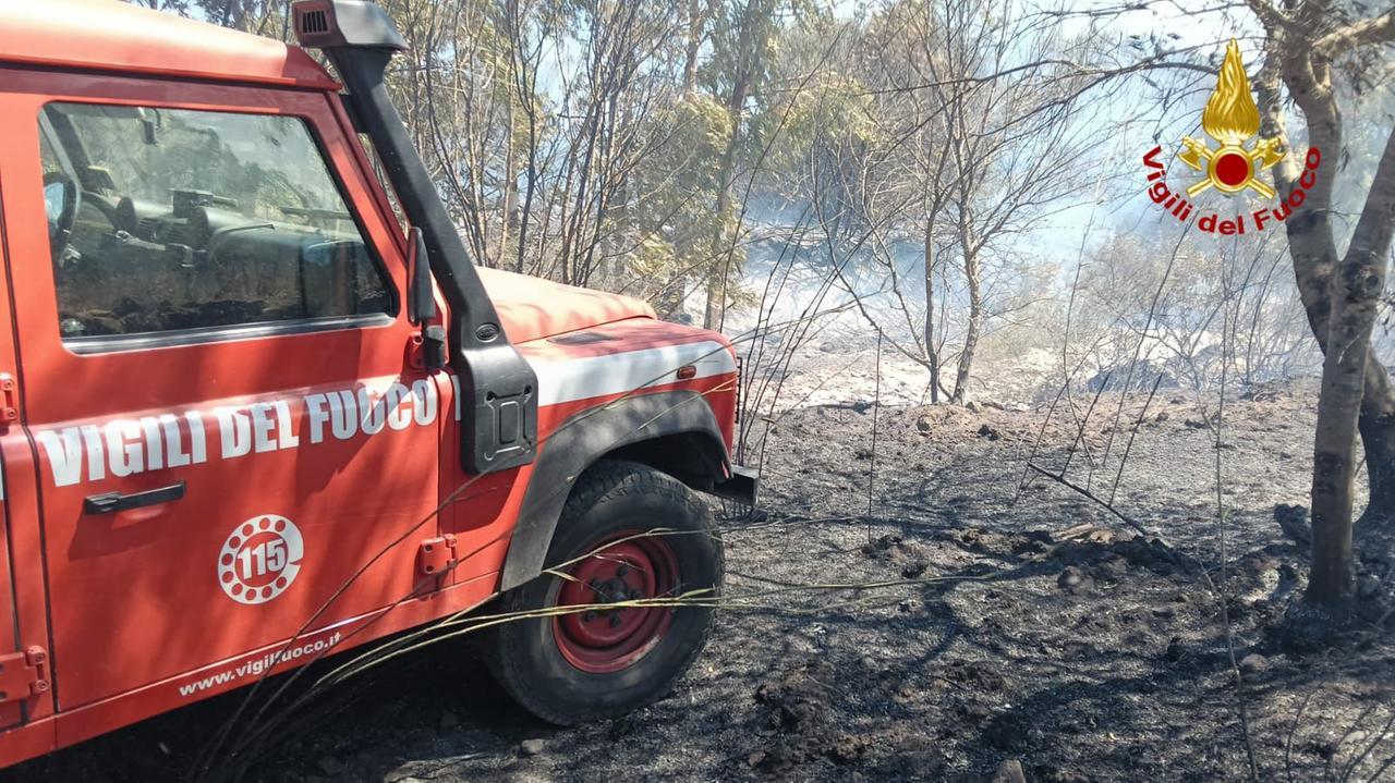 Incendio a Orosei, chiusa e riaperta la statale 125 Orientale sarda