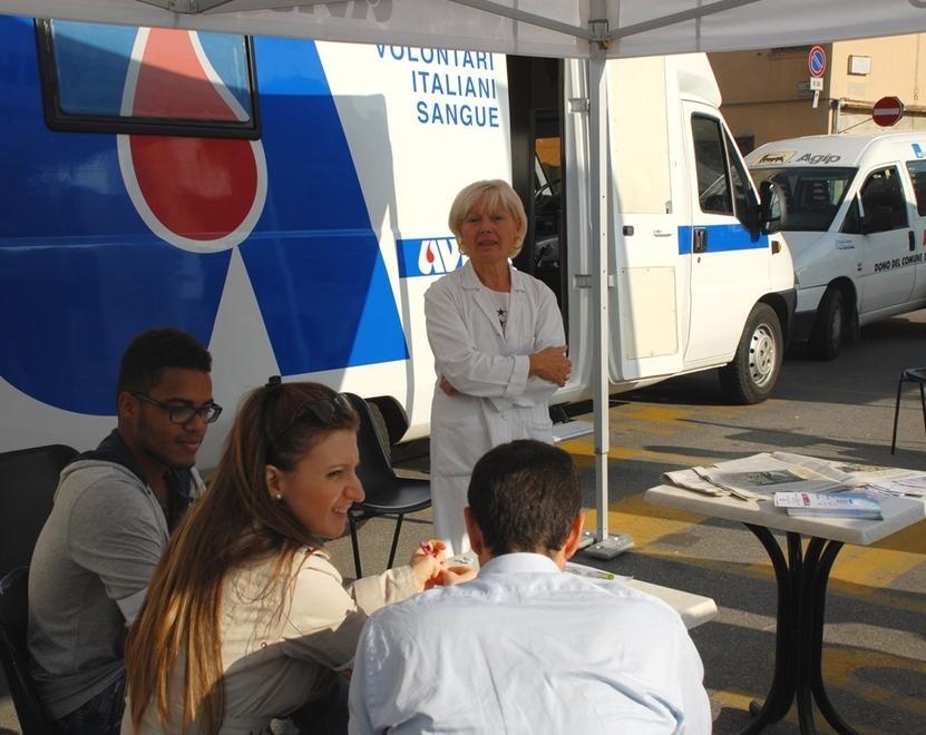 Un gazebo per l’Avis in piazza