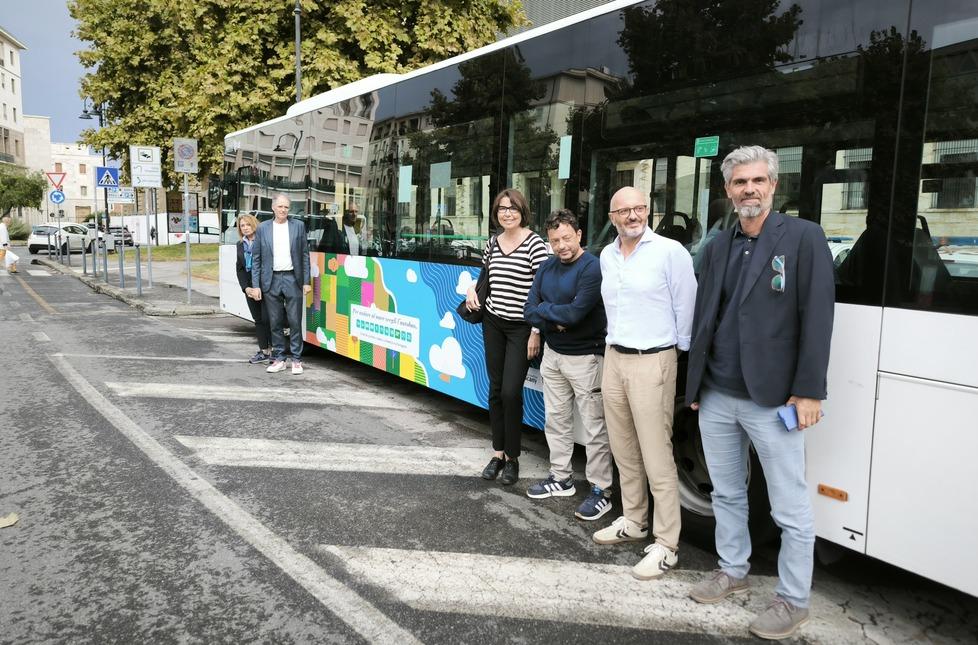 Estate in bus, a Livorno le linee notturne e per il mare. L’assessora: «Raddoppiato il numero di abbonati»<br type="_moz" />

