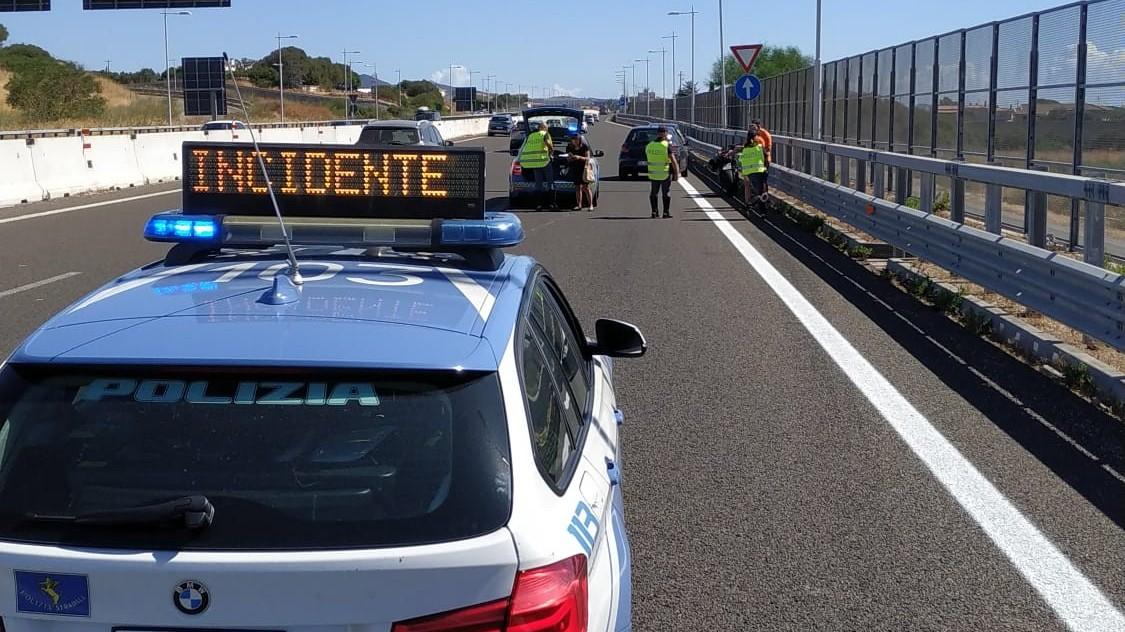 Scontro auto-moto sulla Olbia Sassari, grave un giovane
