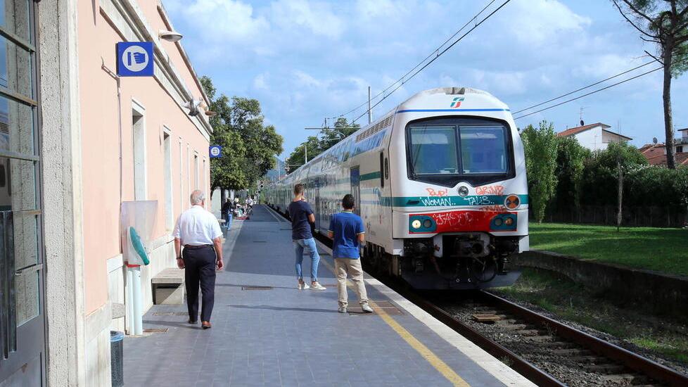 La soluzione di La Pietra (FdI): «Il binario del treno resti unico a Montecatini, con tre sottopassi per bici e auto»