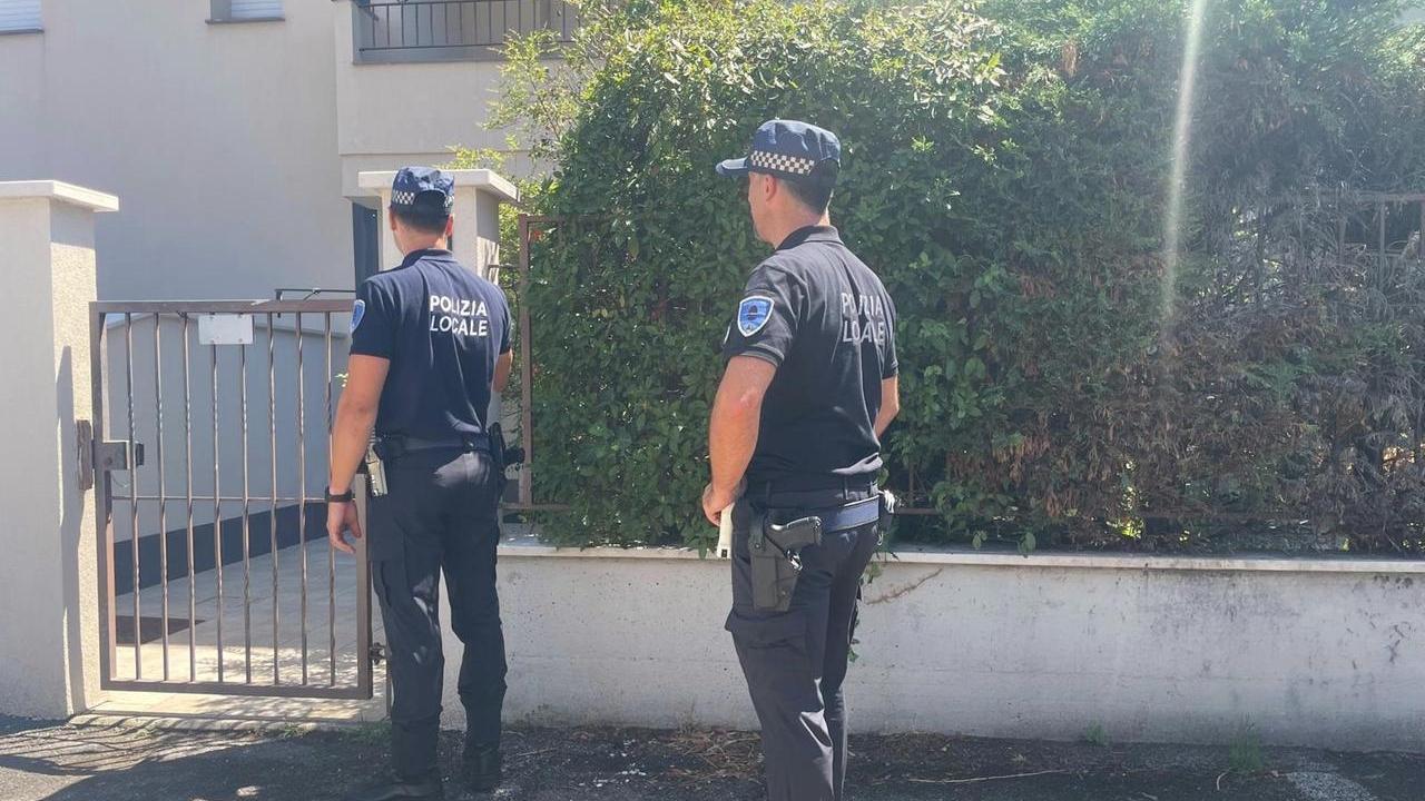 Anziano in difficoltà ritrovato dalla Polizia locale e riaccompagnato a casa