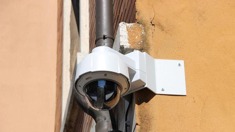 Sicurezza, in arrivo altre 22 telecamere a Reggio Emilia: sei andranno in piazza Fontanesi