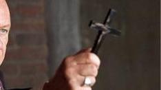 Esorcismi fai da te al bambino: ora è indagata anche la madre