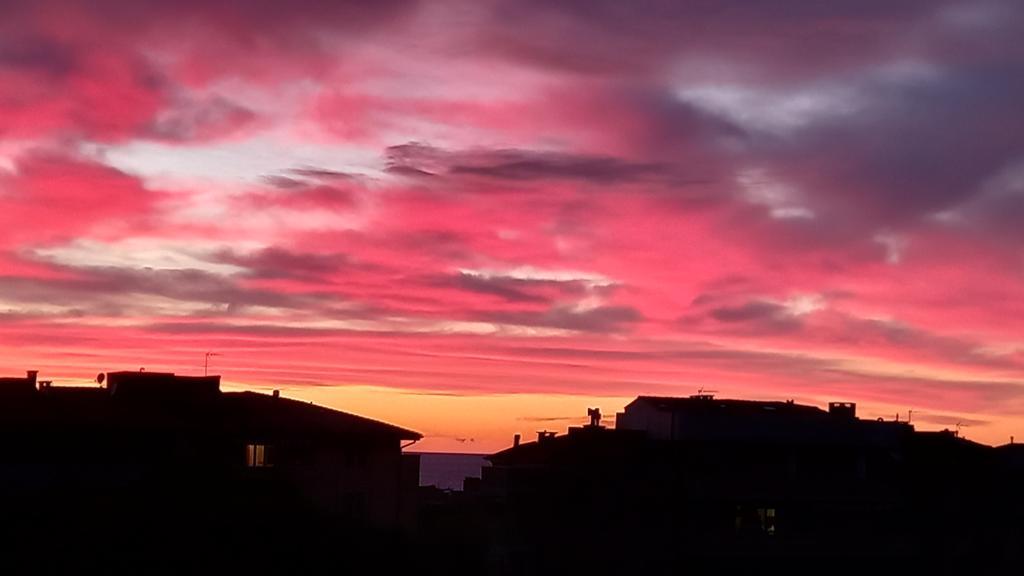 Livorno, città dei tramonti. Qui Ardenza. Grazie a Leandra Cavalca