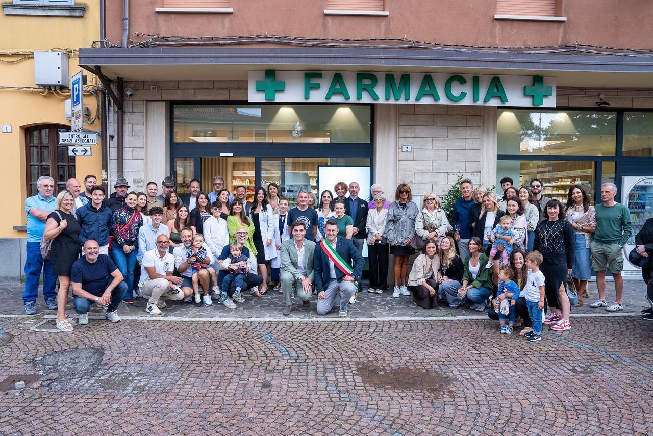 
	L'inaugurazione della rinnovata farmacia


