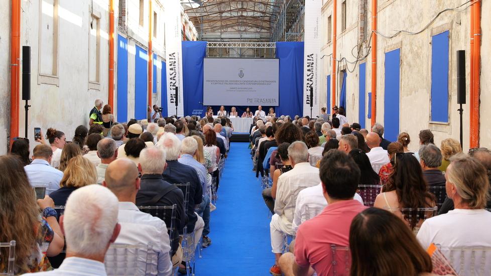 Parte dei 150mila euro donati dall’imprenditore russo serviranno a sostenere la candidatura di Pietrasanta capitale dell’arte contemporanea