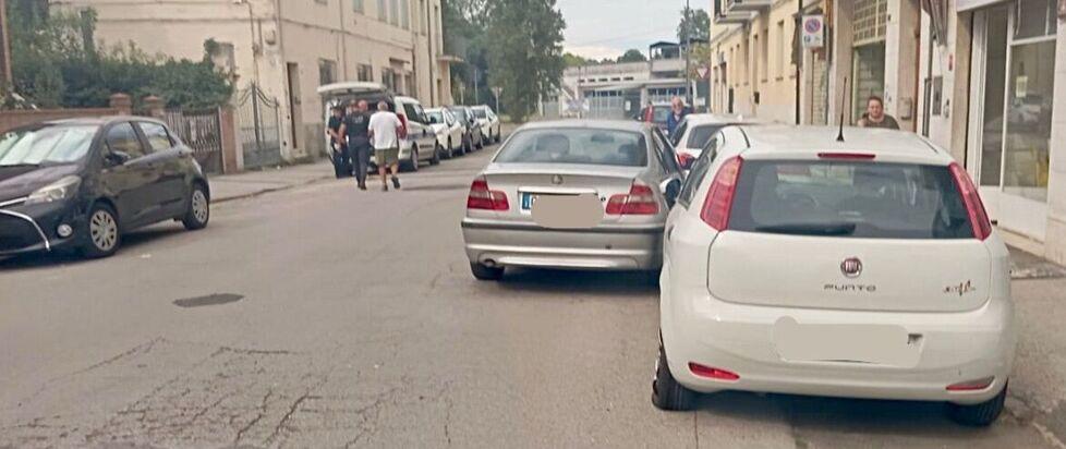 Ferrara, ubriaco alla guida danneggia quattro auto