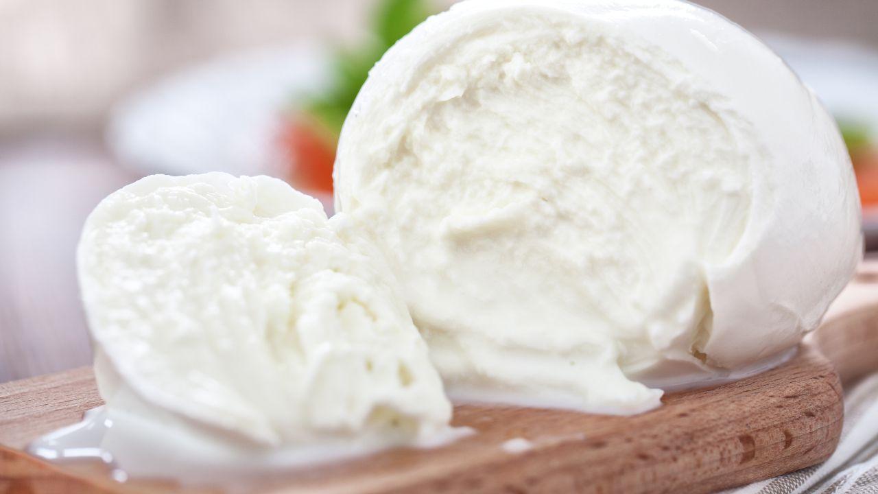 Mozzarella Granarolo richiamata dai supermercati (anche Coop ed Esselunga): il rischio e il lotto da verificare