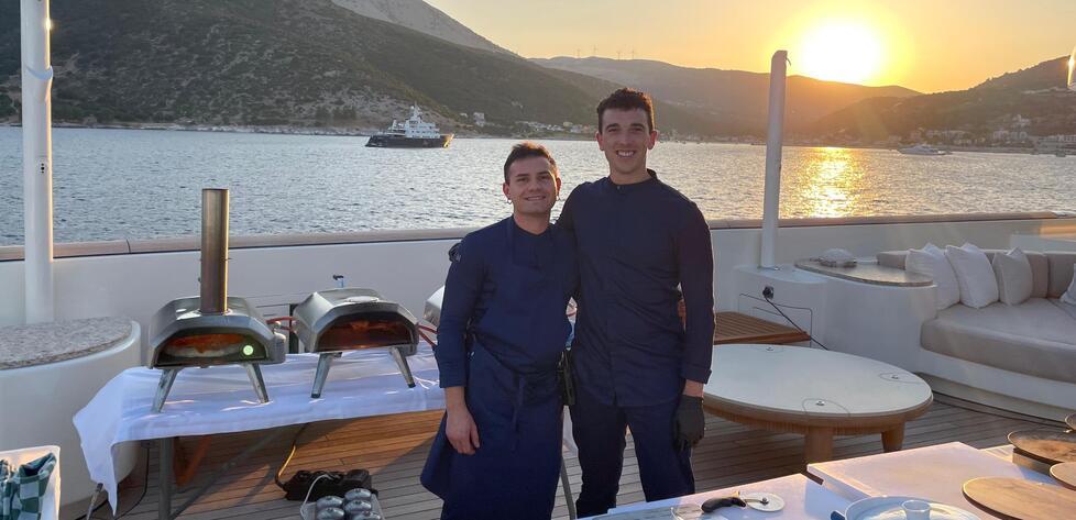 Il livornese Jacopo Malfatti sul ponte del mega yacht