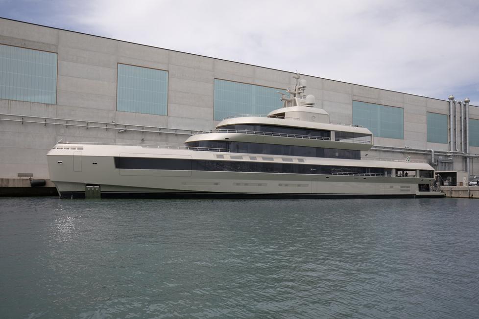 
	Il superyacht disegnato da Giorgio Armani (foto Giuliano Sargentini)

