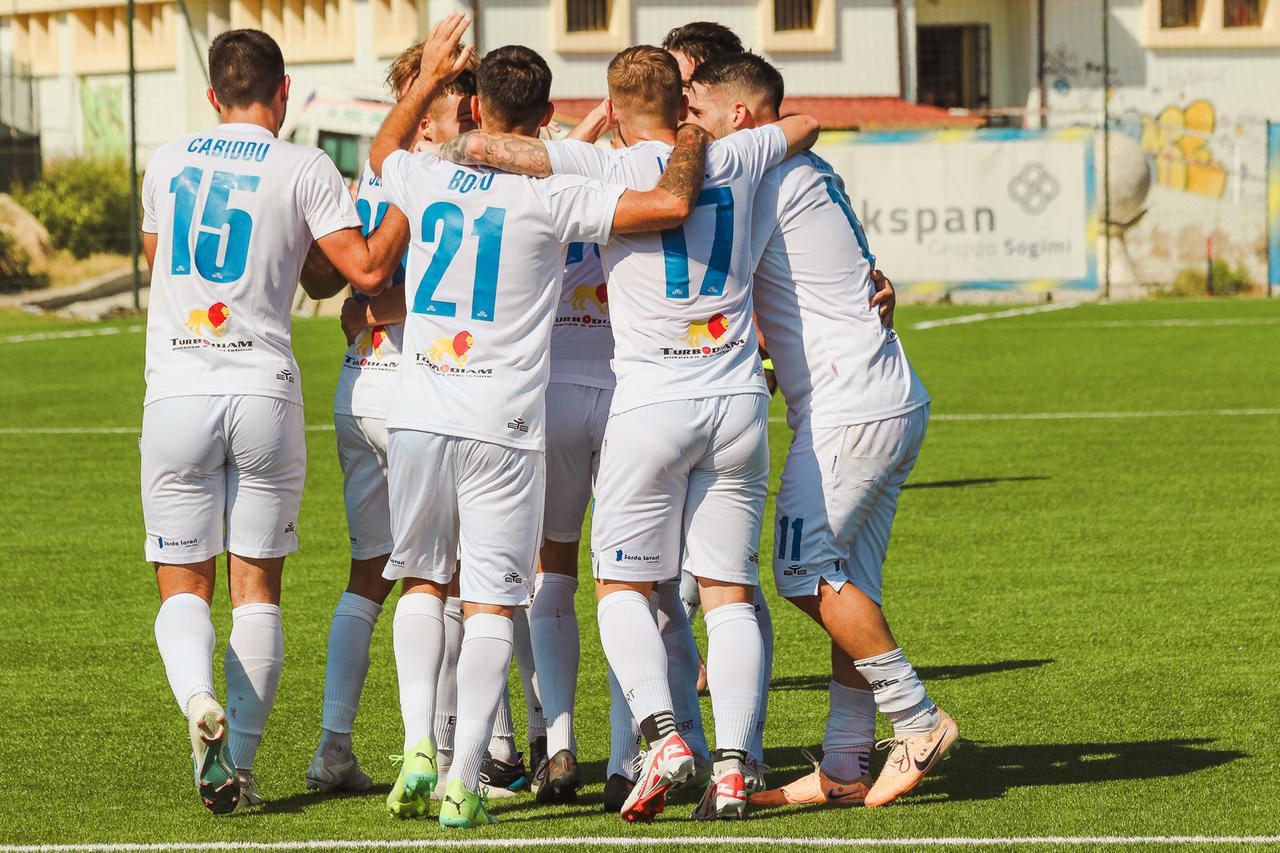 La Cos ripescata in serie D, si brinda anche a Perfugas